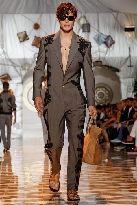 versace uomo stilisti|versace men's dresses.